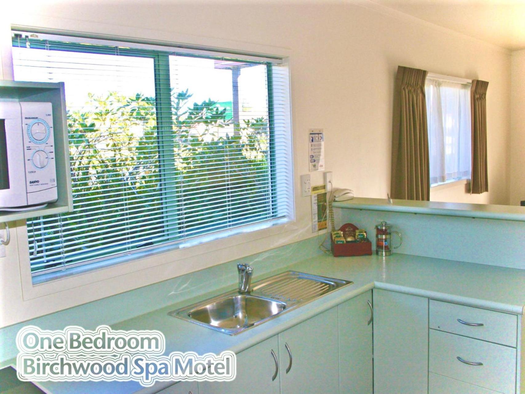 Birchwood Spa Motel Роторуа Екстериор снимка