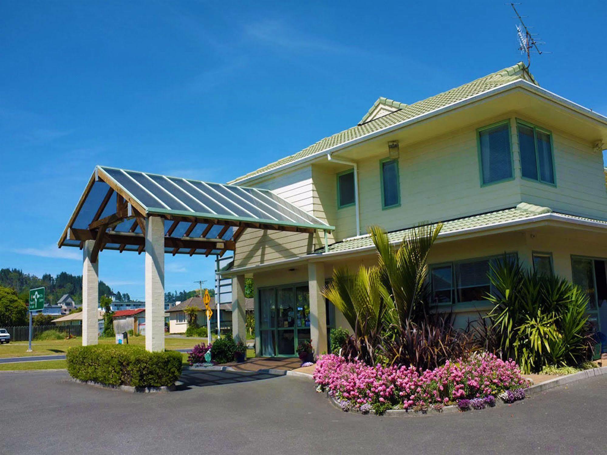 Birchwood Spa Motel Роторуа Екстериор снимка
