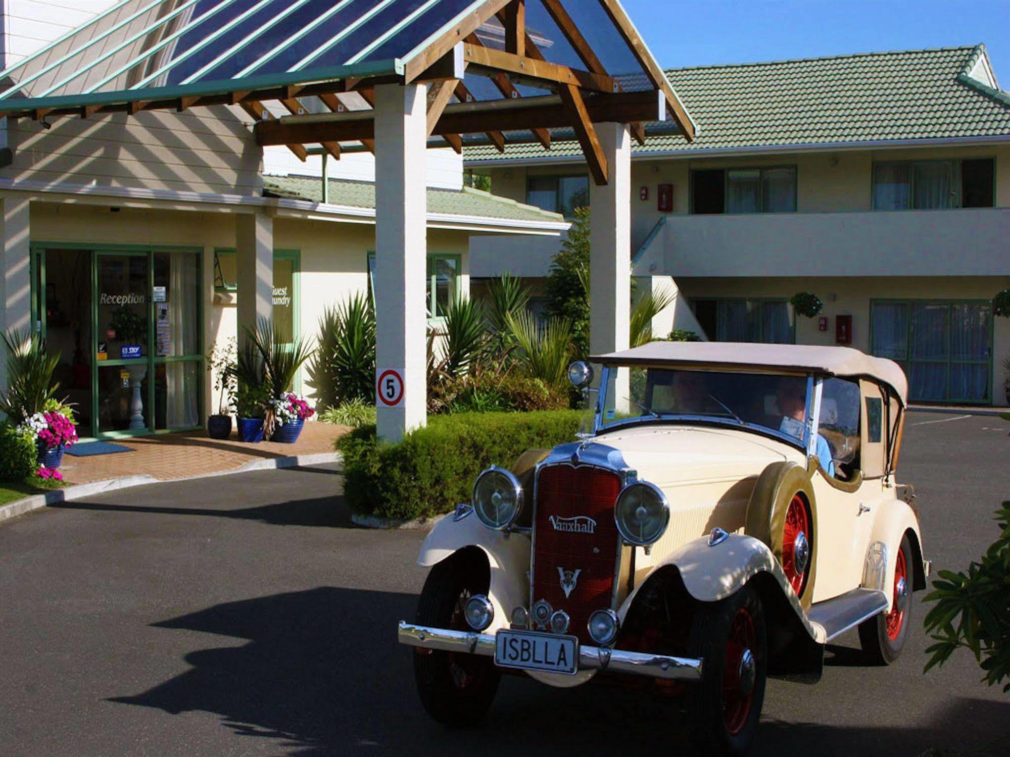 Birchwood Spa Motel Роторуа Екстериор снимка