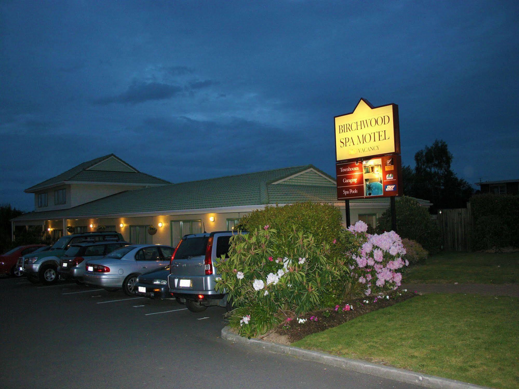 Birchwood Spa Motel Роторуа Екстериор снимка
