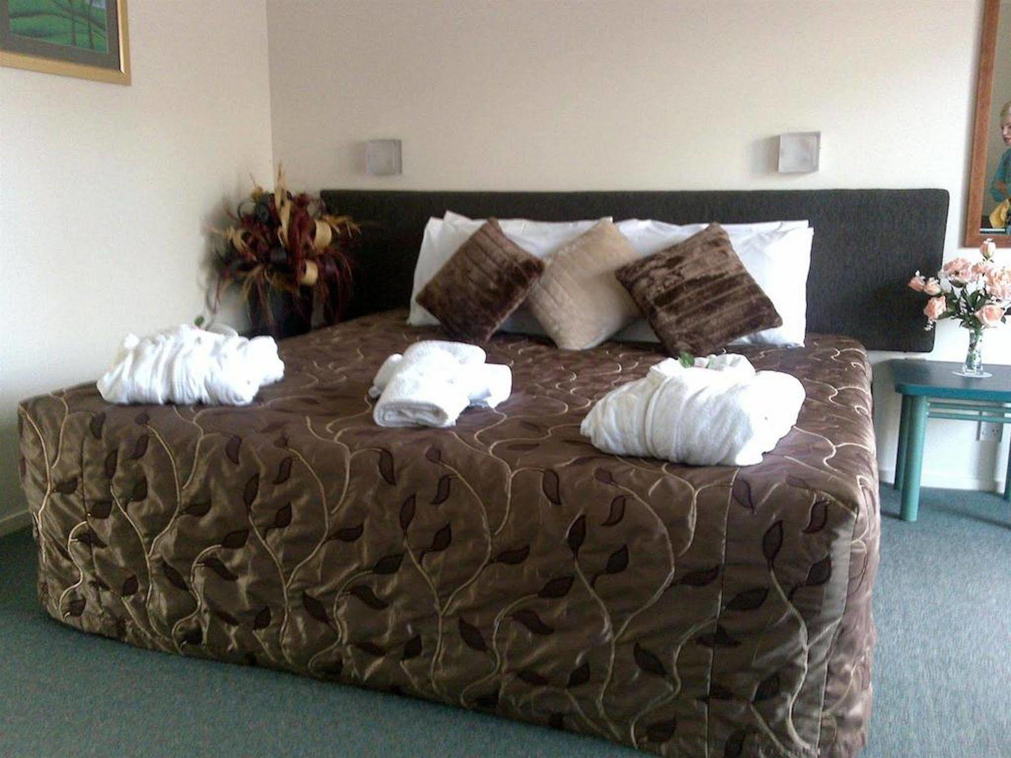 Birchwood Spa Motel Роторуа Екстериор снимка
